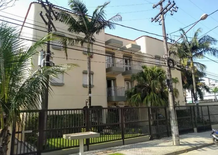 Ótimo Custo Benefício 400m da Praia Guarujá